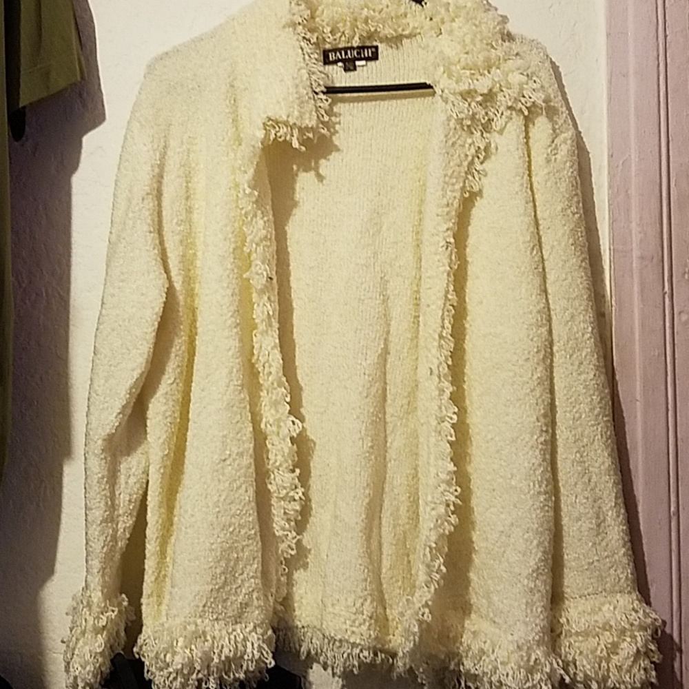 Sweater vanilla color